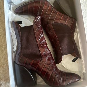 Chloe Leather Ankle Boots Size 40 in Hot Tan